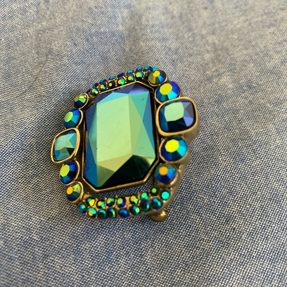 Heidi Daus Iridescent Aurora Rhinestone Gold tone Brooch - Picture 3 of 5